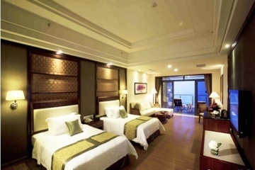 專業(yè)之選 華鑫房地產(chǎn)經(jīng)紀(jì)，大亞灣龍光城銷售領(lǐng)航者